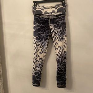 Lululemon crop pants with thick band detail